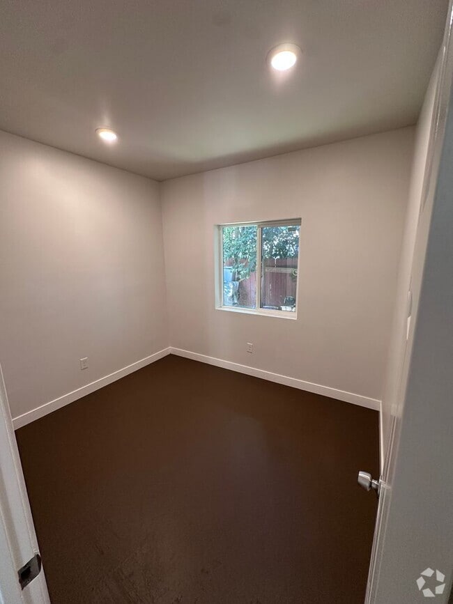 Building Photo - 361 Wilson Ave Unit A Rental
