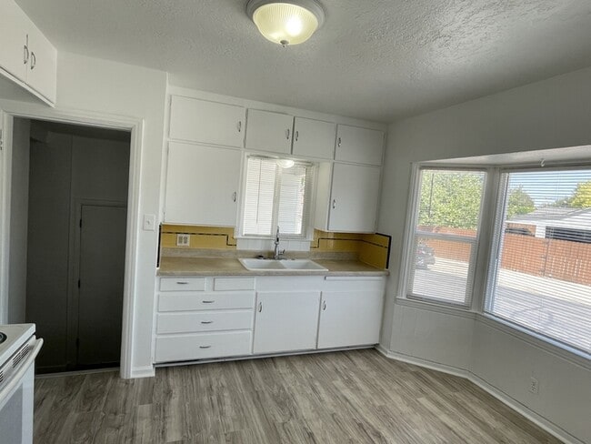 Photo - Murray House