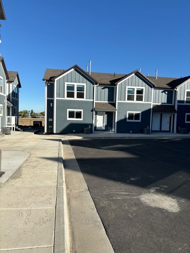 Pet Friendly Townhome in Evanston - Pet Friendly Townhome in Evanston