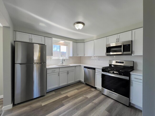 Kithcen - 239 Richfield St