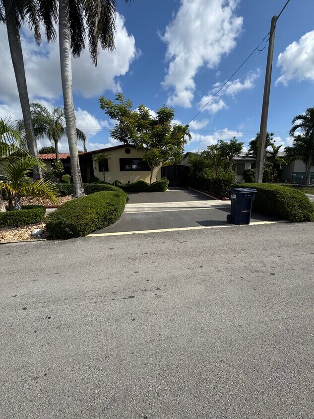 Photo - 8501 SW 16th Ter (Miami, FL)