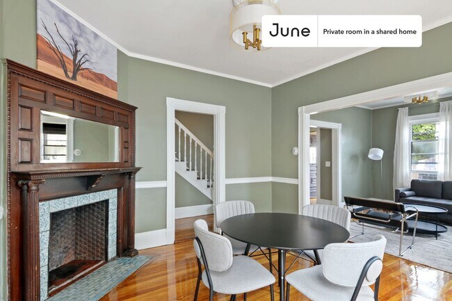 Room in Shared 6 bed/2 bath home in Allston