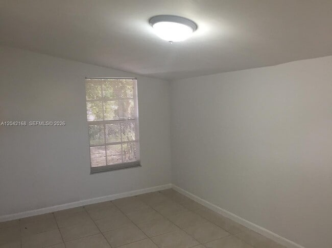 Photo - 1617 NE 177th St