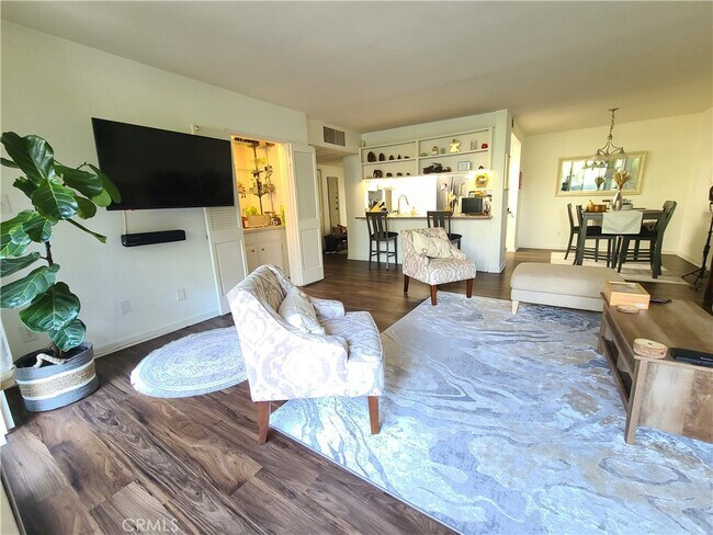 Photo - 1300 Midvale Ave