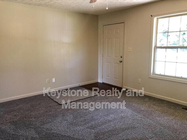 5869 Julien Rd