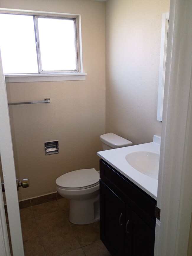 Photo - 4175 Krupp Dr Unit 10