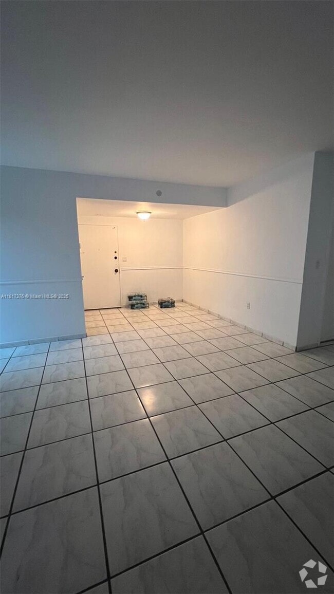 Building Photo - 5825 Collins Ave Unit 6A Rental