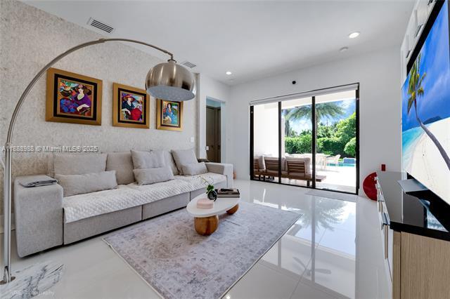 Photo - 6236 SW 26th St