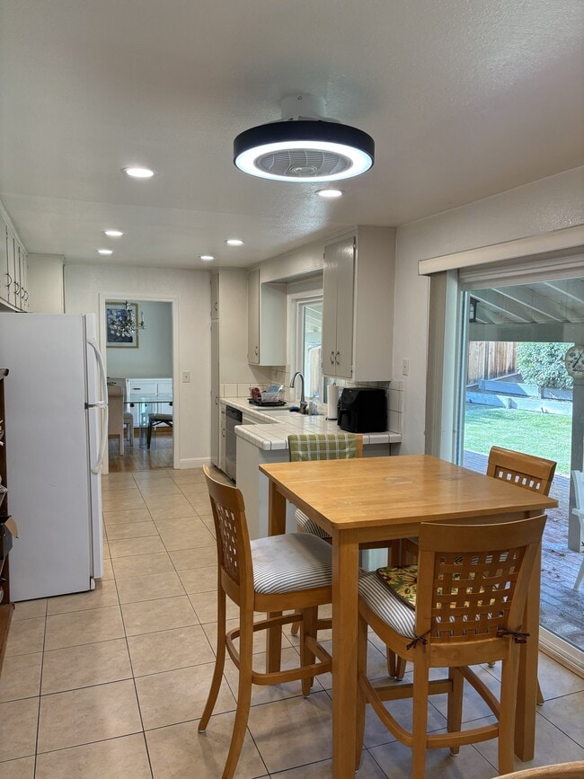 Photo - 115 Medinah Pl