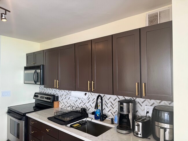 Photo - 655 W Irving Park Rd Unit 3501