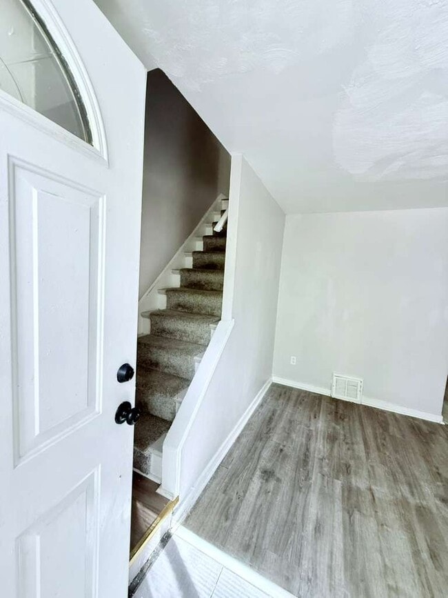 Photo - 8181 Chaske St