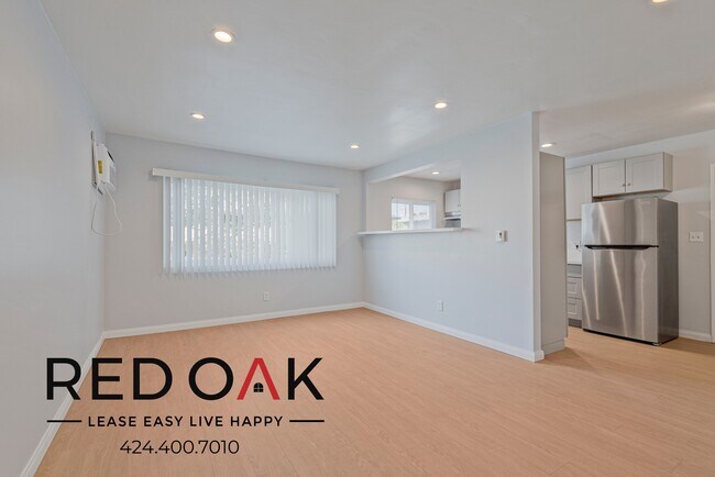 Building Photo - 825 Westbourne Dr Unit 5