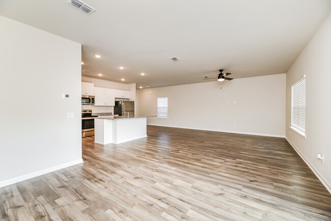 Photo - 266 Parkwood Vista Way