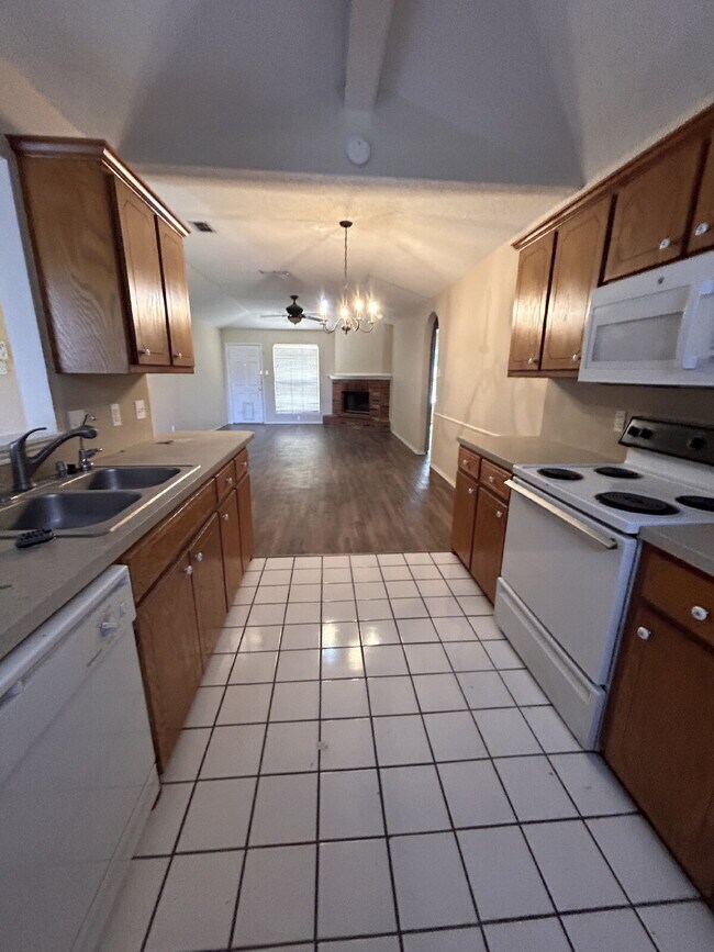 Photo - House Located Minutes From Park, School & Restaurants!