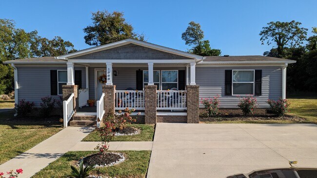 Photo - 1000 Jenkins St