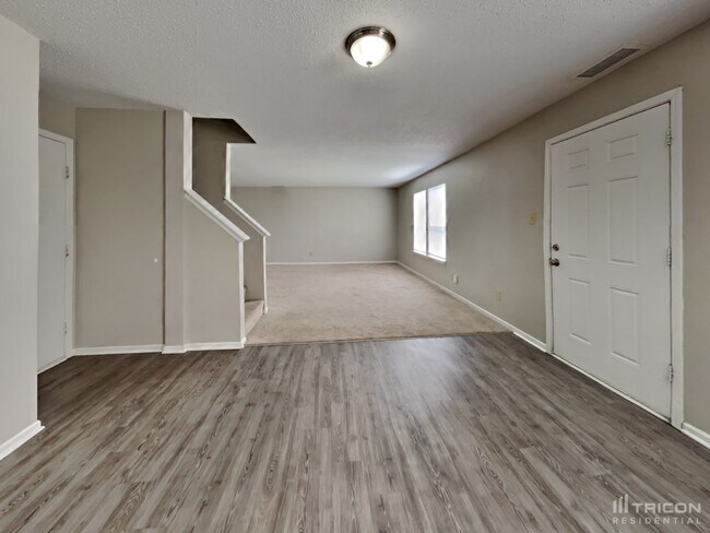 Photo - 59 Frostwood Ln