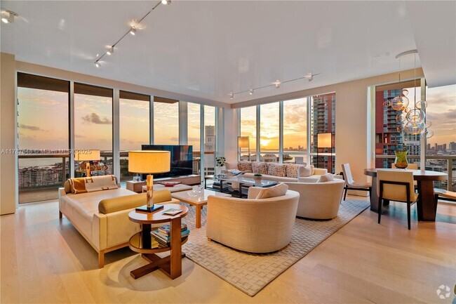 Building Photo - 50 South Pointe Dr Unit 2703 Rental