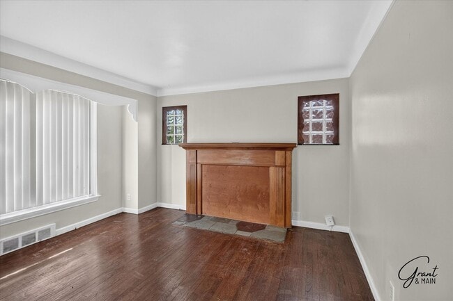 Photo - $1300 3 bedrooms