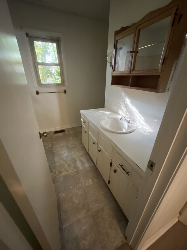 Photo - Location is Everything! Close to Downtown ... Apartamento