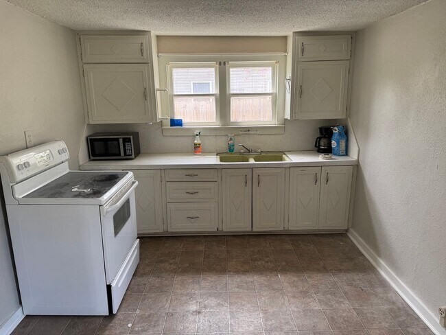 Photo - Newly remodeled 2 bed 1 bath for rent