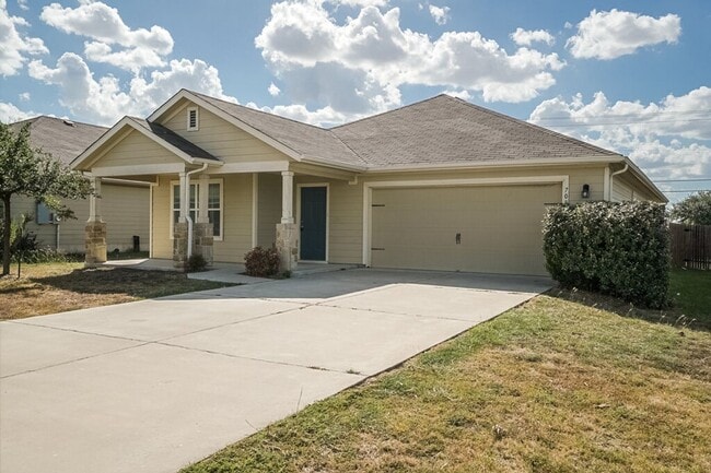 Building Photo - 708 Comal Run
