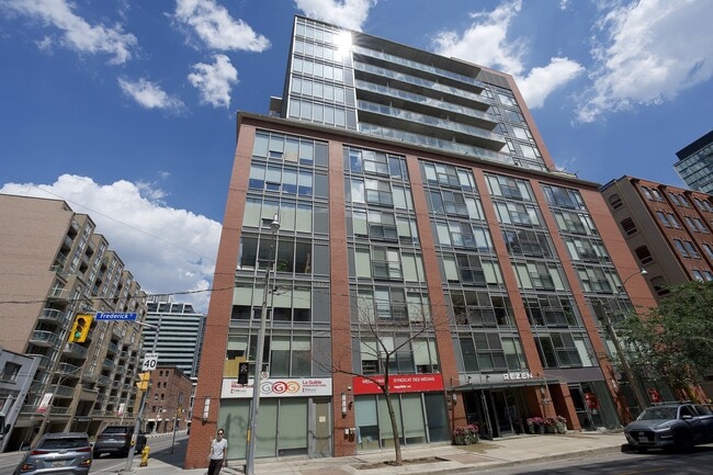 Photo - 205 Frederick St