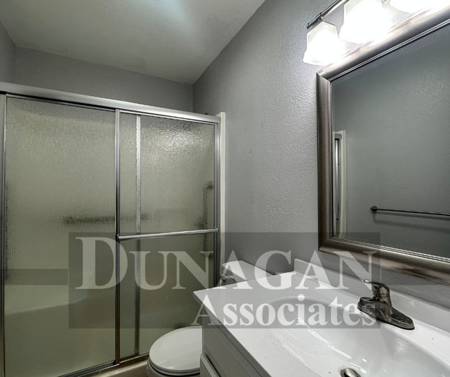 Photo - 4 Bedroom - 2 Bath Home Pet Friendly