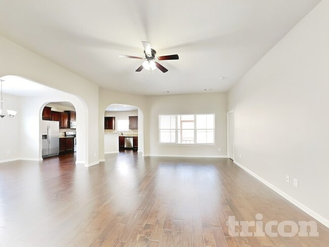 Photo - 616 Fredericksburg Dr