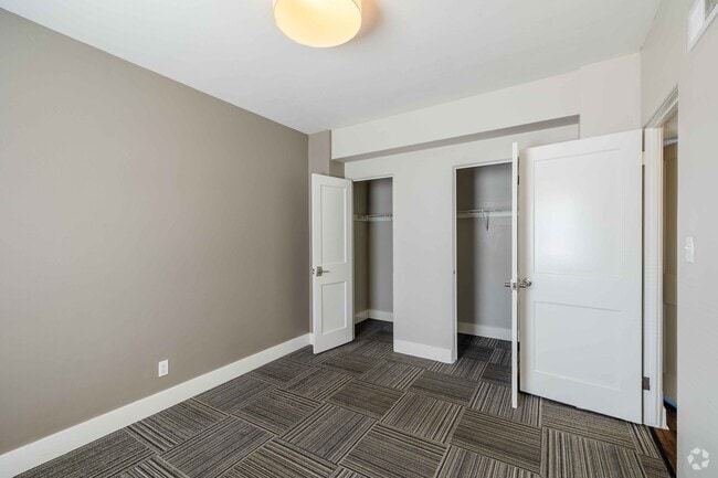 2BR, 1BA - 650SF - Bedroom