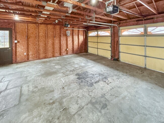 Photo - 1819 Elizabeth Ct