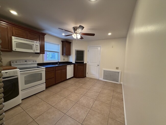 Photo - 46 Walker St Unit 2