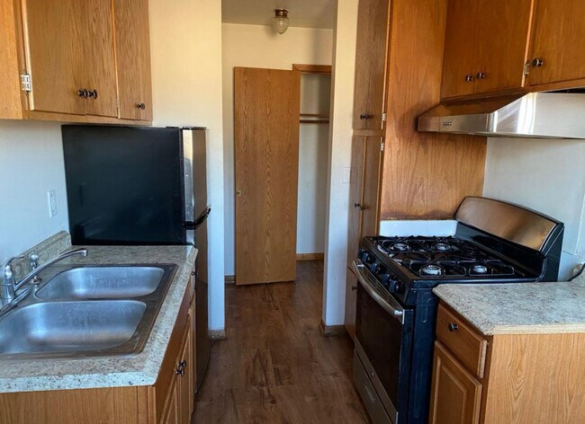 Photo - 2215 W 74th St