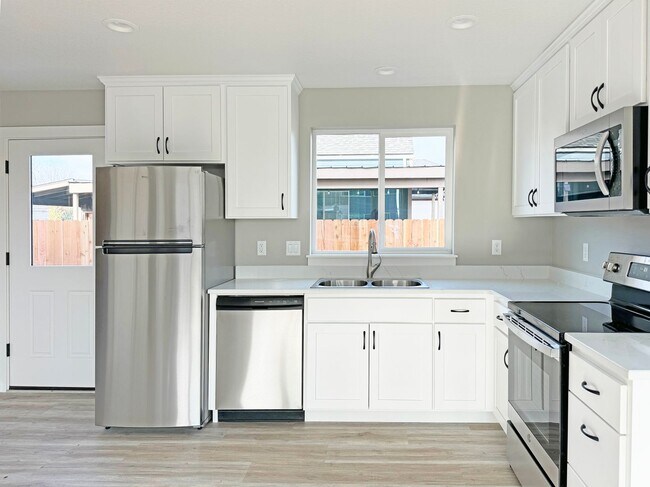 Photo - 18th811-813 Unit 18th811