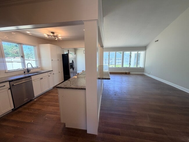 2 Brighton Dr