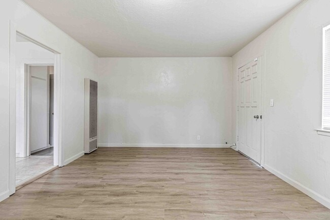 Photo - 2 bedroom / 1 bathroom available for rent ...