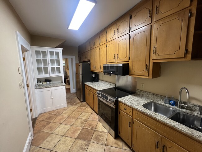 125 S Pickens St Unit 123 S.Pickens St