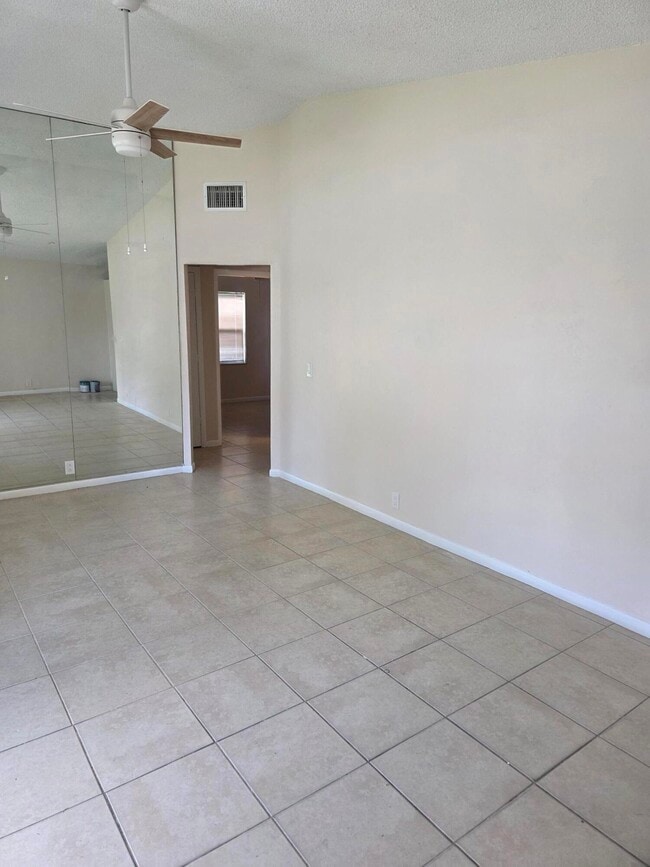 Photo - 112 SE 9th Ave