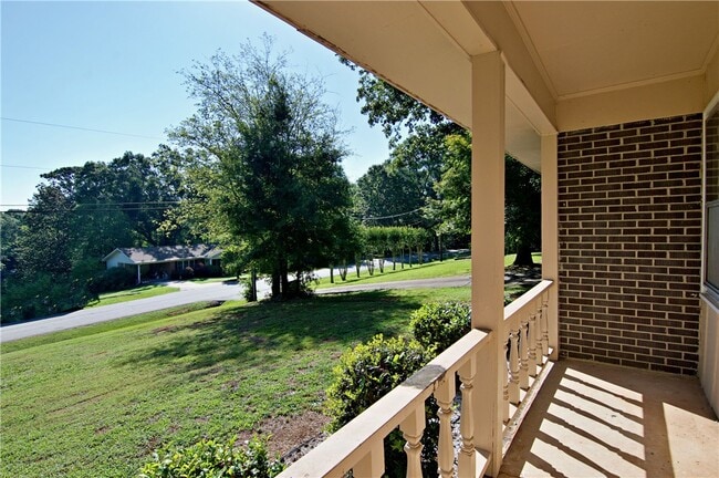 Photo - 102 Broad St
