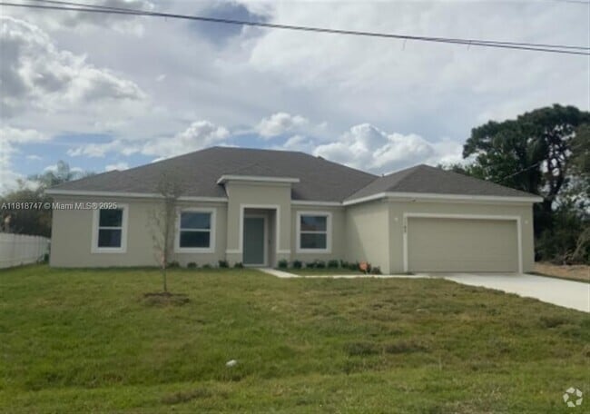 Building Photo - 1142 SW Edinburgh Dr Rental