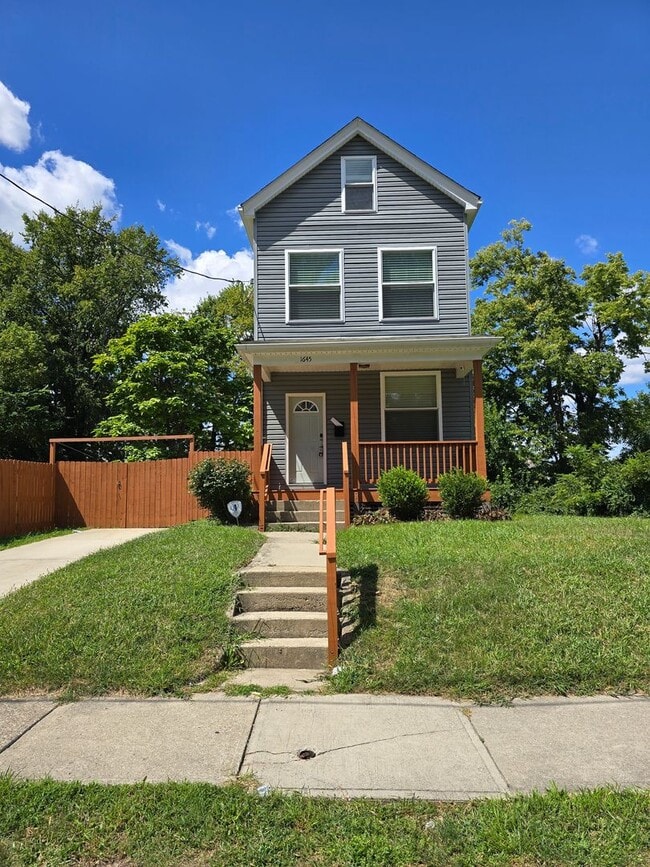 Photo - Super, Renovated 3 bed 1 bath! Available Now!