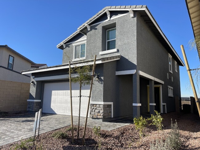 Photo - 4 BED 2.5 BATH 2 CAR GARAGE SINGLE FAMILY HOME IN CADENCE, HENDERSON w/ LARGE BACKYARD
