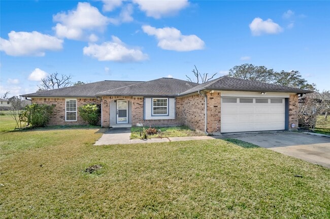 Photo - 140 Lakewood Dr