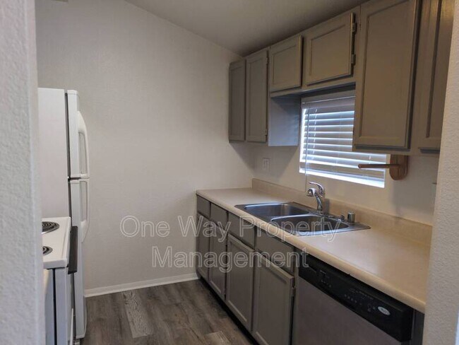 Photo - 320 S 3rd St Unidad 3