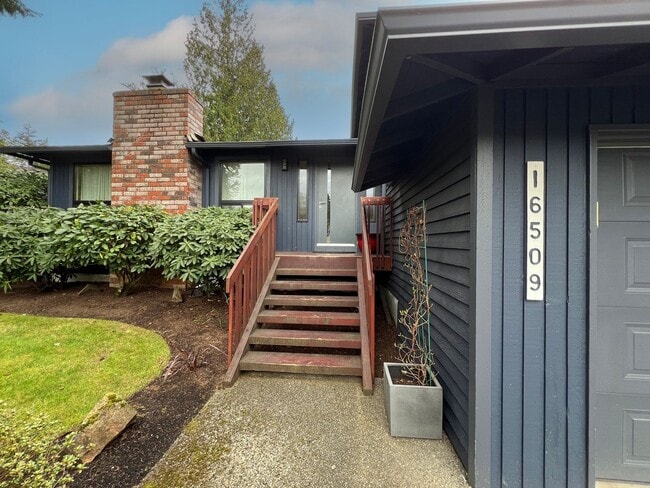 Photo - Gorgeous 3 Bedroom 2 Bath Home in Desirable Fairwood, Renton