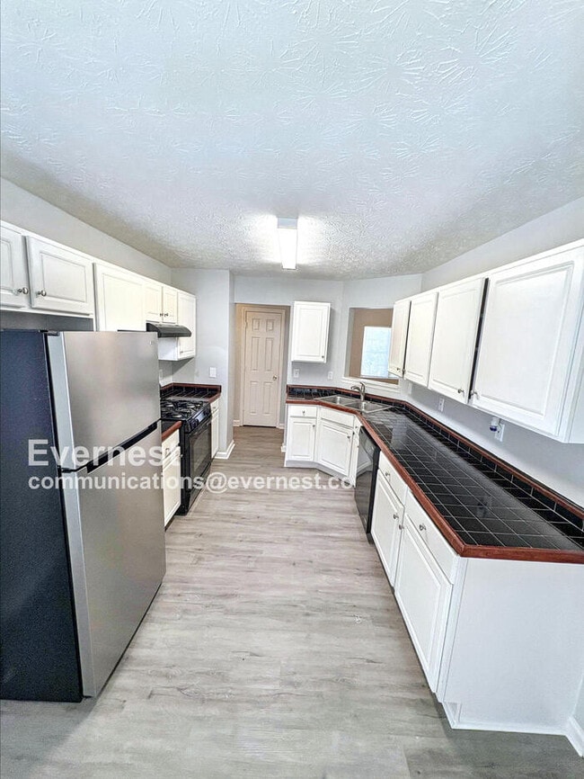 Photo - 305 Renee Dawn Ct