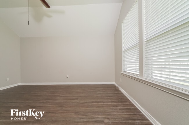 Photo - 1521 Toucan Dr