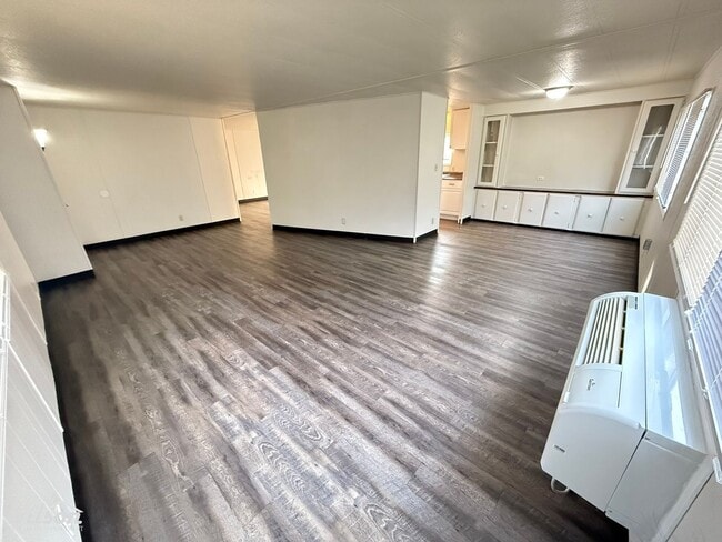 Photo - 3bd/2ba Home with a Large Yard - Near Randall Park!