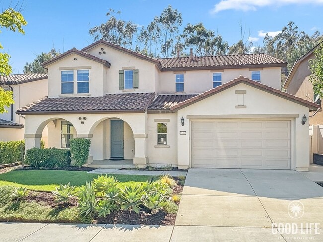 Building Photo - Stunning Home with Modern Comforts Spaciou...