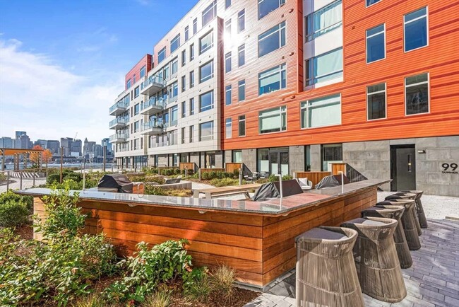 Building Photo - 99 Sumner St Unit 413