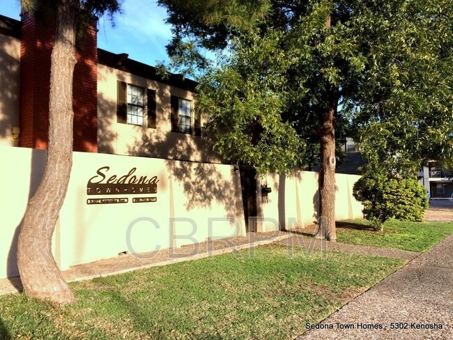 Photo - 5330 Kenosha Ave